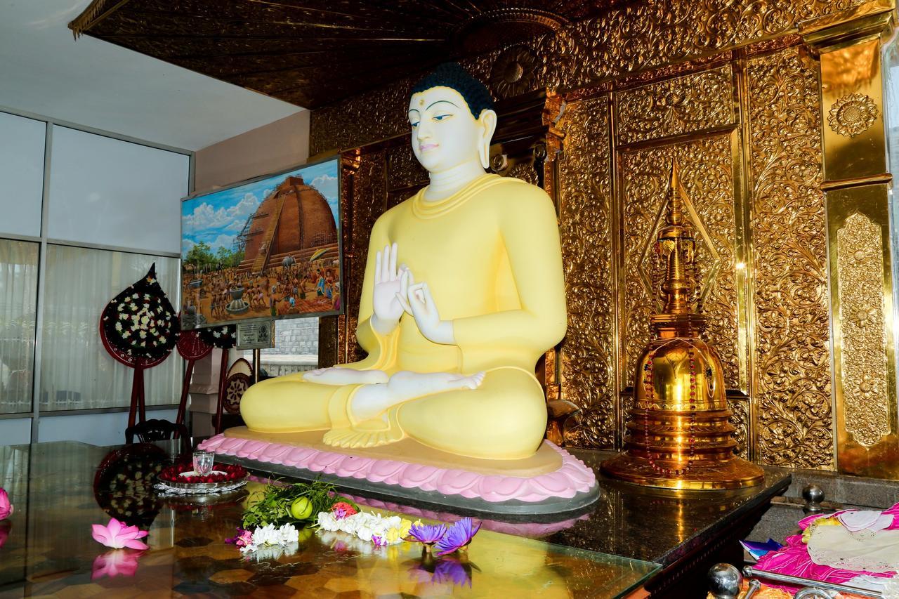 Malwathu Oya Caravan Park Bed and Breakfast Anuradhapura Exterior foto