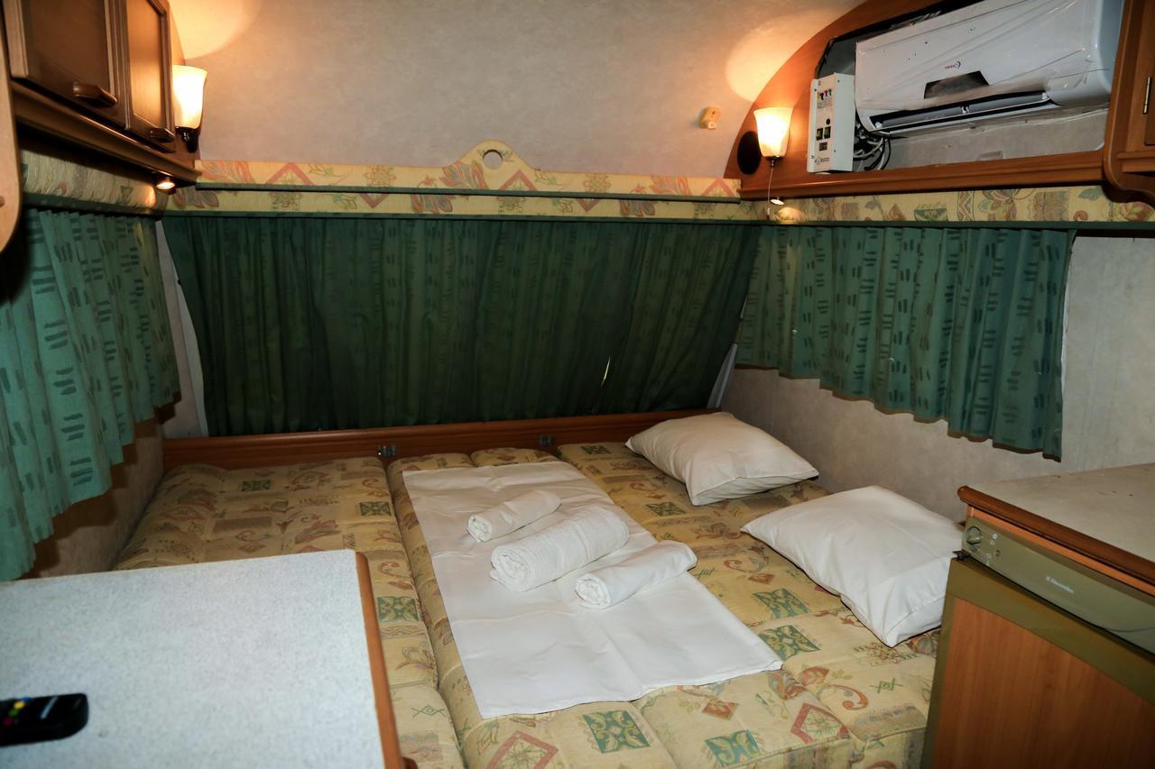 Malwathu Oya Caravan Park Bed and Breakfast Anuradhapura Exterior foto